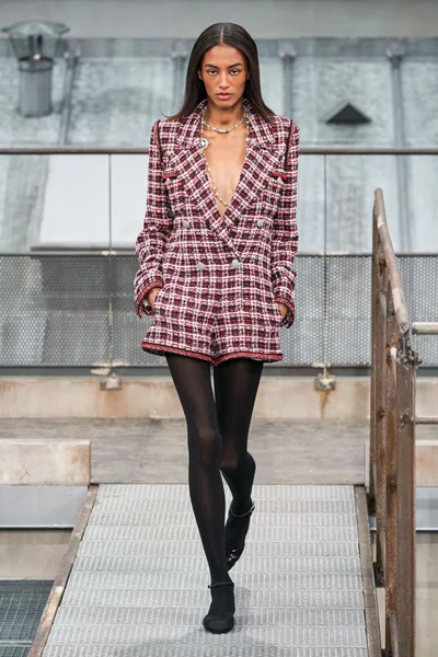 Look 3